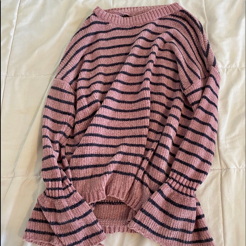 impeccable pig striped sweater!